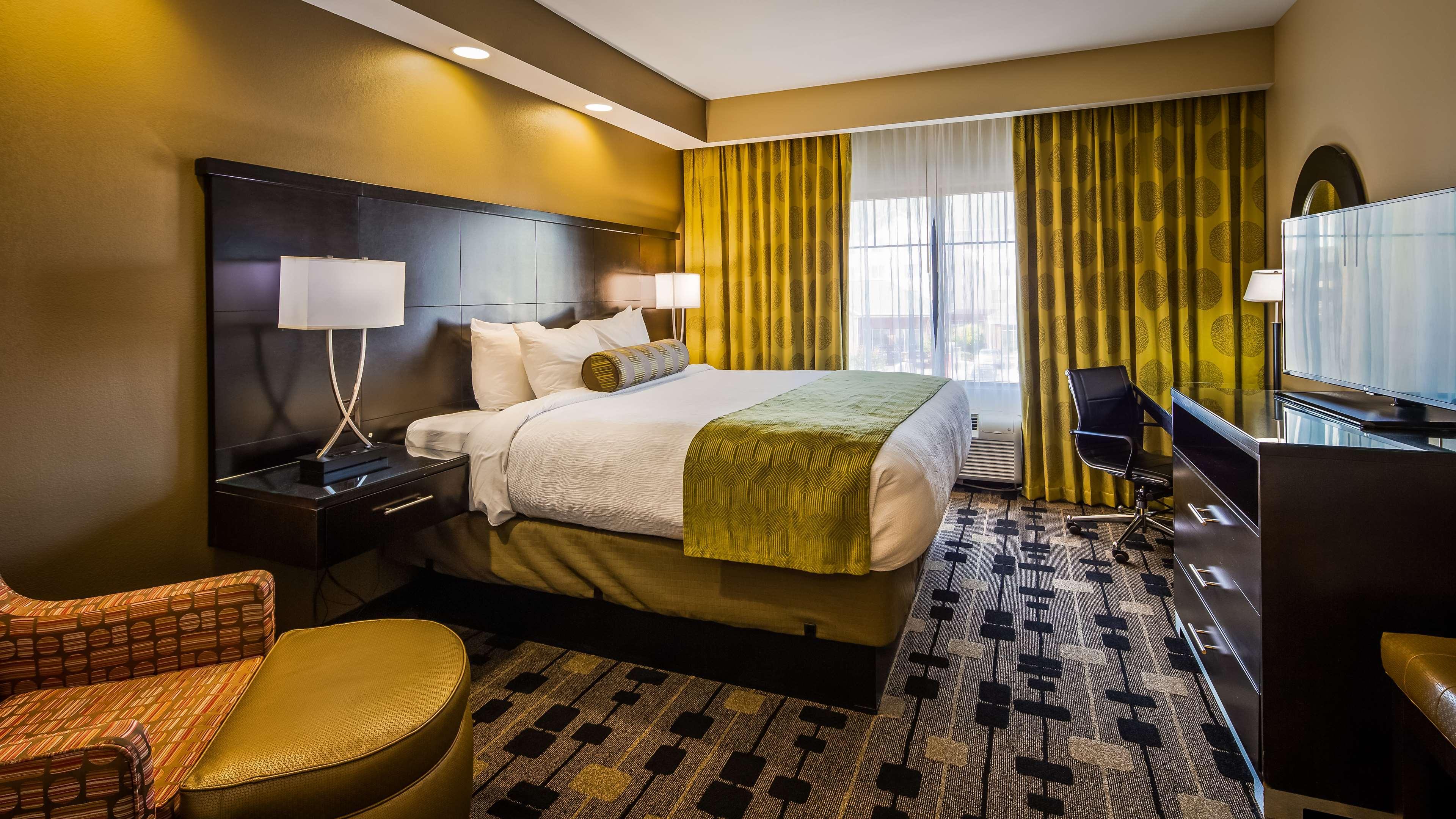 Best Western Plus University Inn Hattiesburg Bagian luar foto